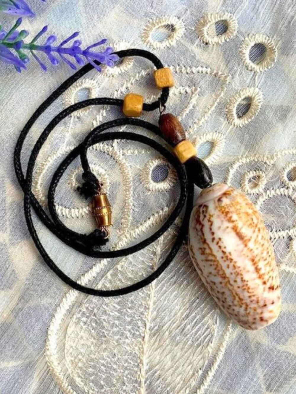 VTG Shell & Wood Bead Surfer Necklace